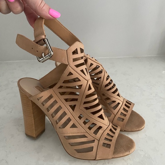 Guess Sandal - Picture 2 of 7